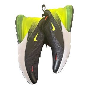 Nike Women's Air Max 270 SE Flyknit Sneakers
